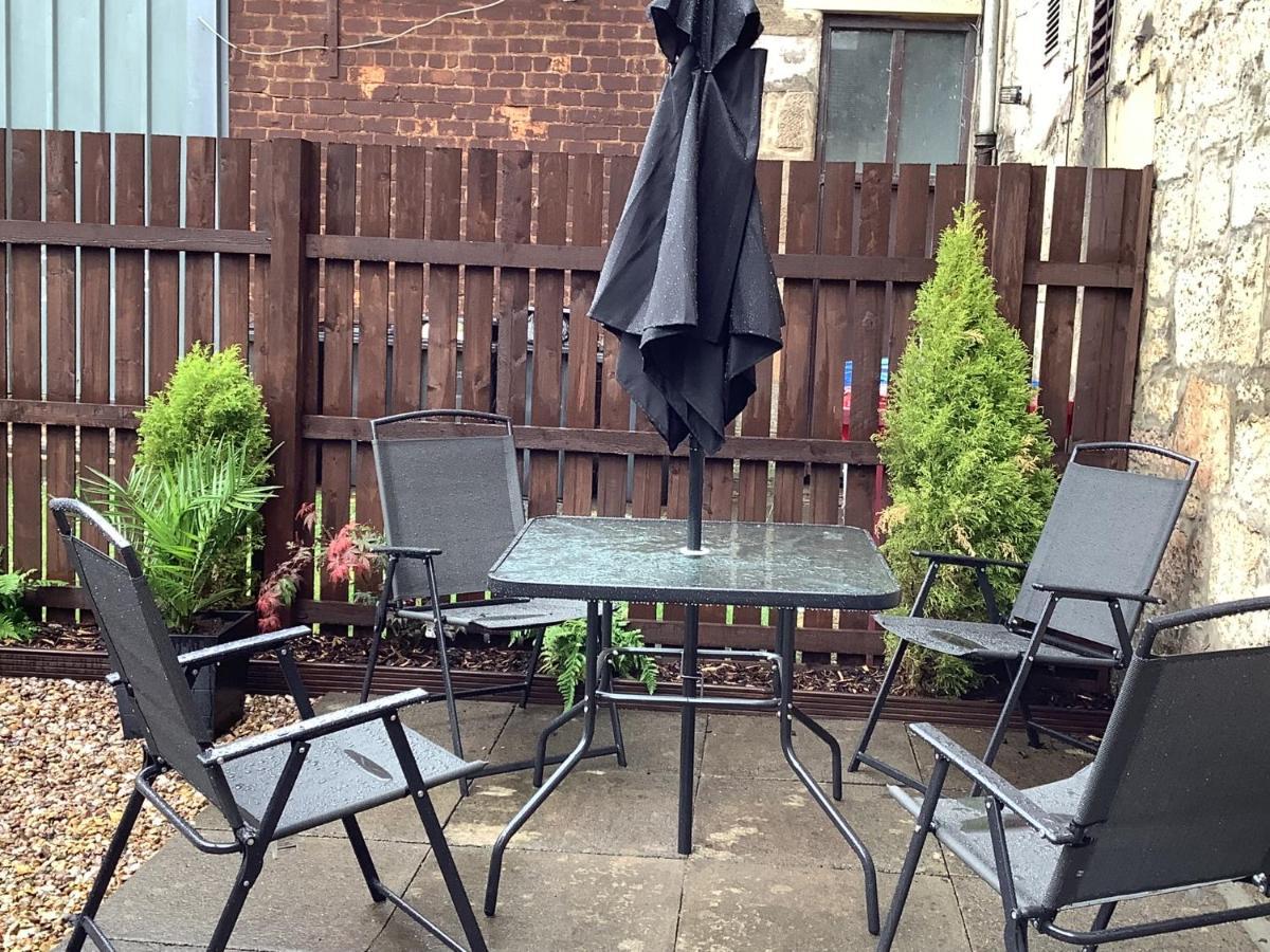 Ground Floor Apartment With Garden Glasgow Exterior photo